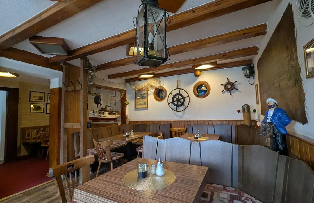 Pension&Restaurant Haus Hiddensee-1